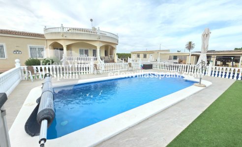 Immobilien Zweiter Hand - Villa an der Küste - La Marina