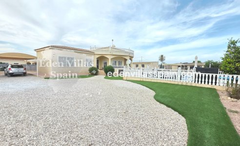 Immobilien Zweiter Hand - Villa an der Küste - La Marina