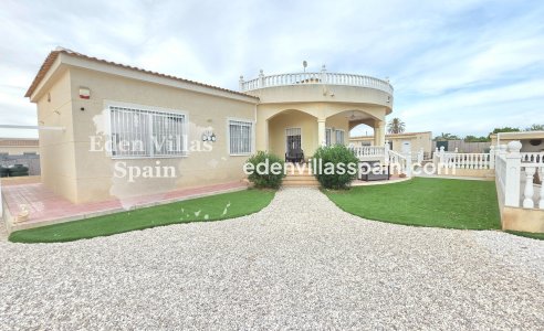 Immobilien Zweiter Hand - Villa an der Küste - La Marina