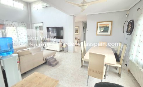 Immobilien Zweiter Hand - Villa an der Küste - La Marina