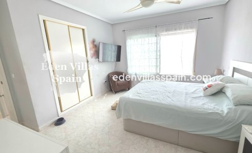 Immobilien Zweiter Hand - Villa an der Küste - La Marina