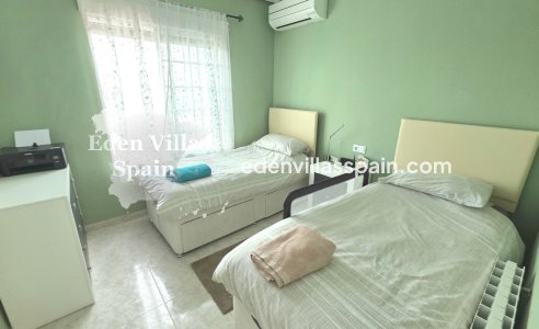 Immobilien Zweiter Hand - Villa an der Küste - La Marina