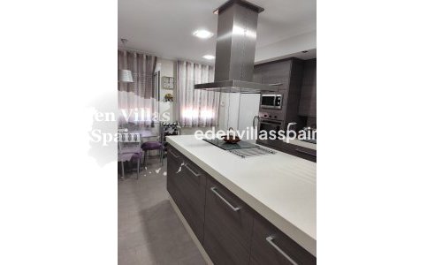 Resale - Urbanisation detached Villa - La Marina