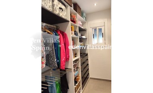 Resale - Urbanisation detached Villa - La Marina