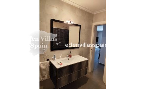 Resale - Urbanisation detached Villa - La Marina