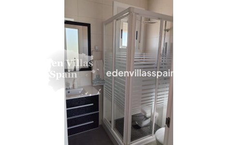 Resale - Urbanisation detached Villa - La Marina